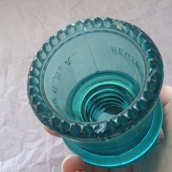 Hemingray No. 16 insulator light blue green & pointed drip points Fair condition - Picture 3 of 7
